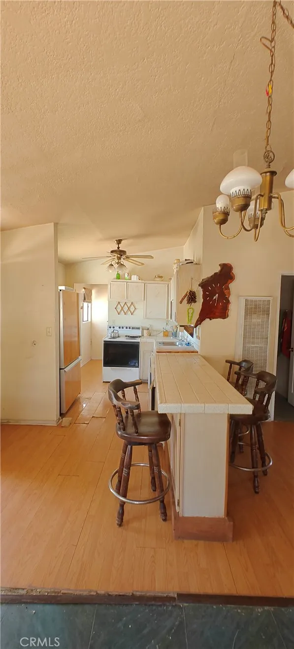 6908 Star Dune Avenue, 29 Palms, California 92277 home-pic-17